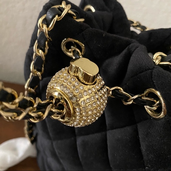 Black Quilted Velour Bling Ball Drawstring Mini Bucket Chain Crossbody Bag | B7 - Picture 10 of 10